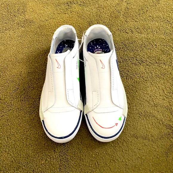 NWT Nike Planet of Hoops - Picture 2 of 8